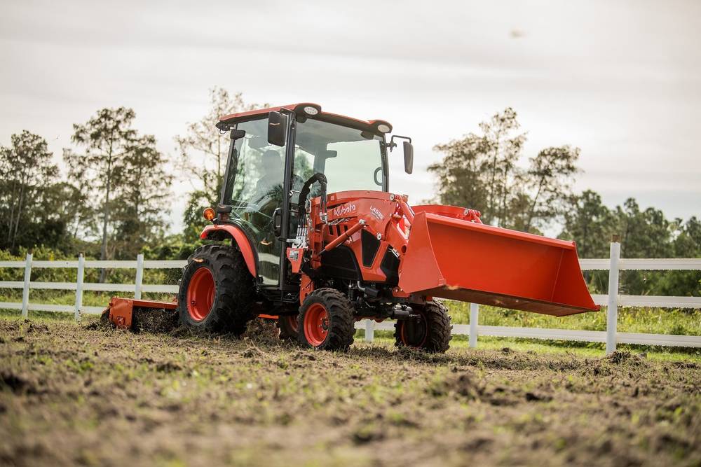 Kubota LX-Series Tractor